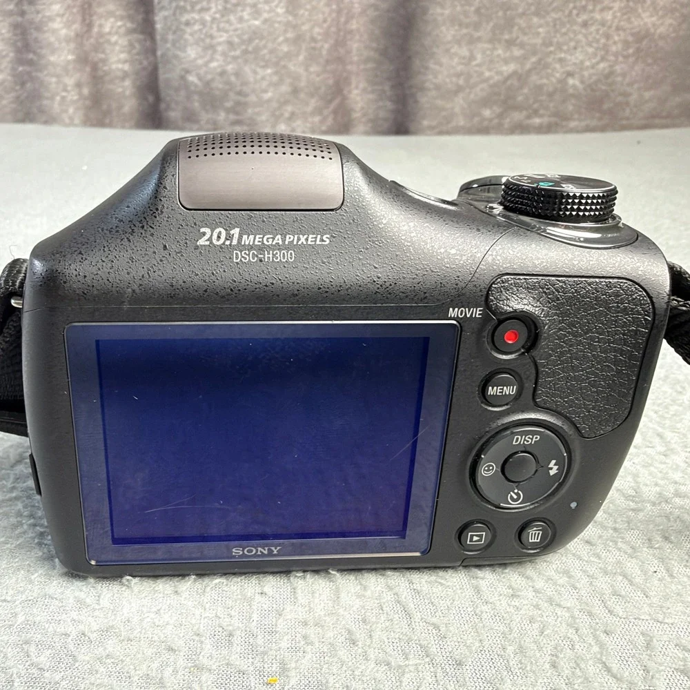 Sony Cyber-shot DSC-H300 20.1MP Digital Camera 35x Optical Zoom Black Bundle
